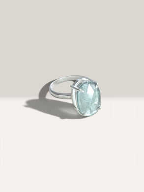 Ring with aquamarine