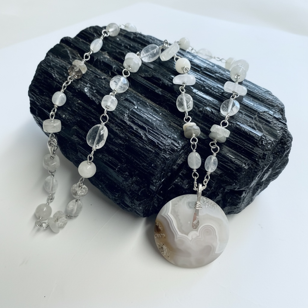 Necklace with moss agate