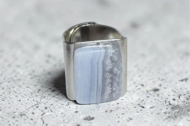 Ring with blue lace agate