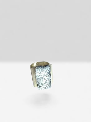 Ring with dentritic opal