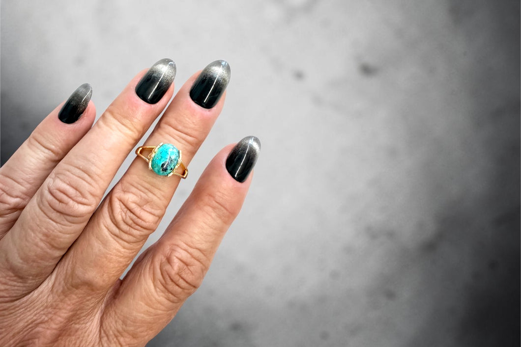 Ring with gem silica