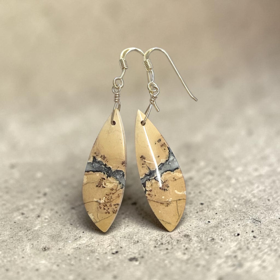 Earrings with Maligano