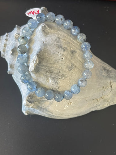 Bracelet with natural kyanite