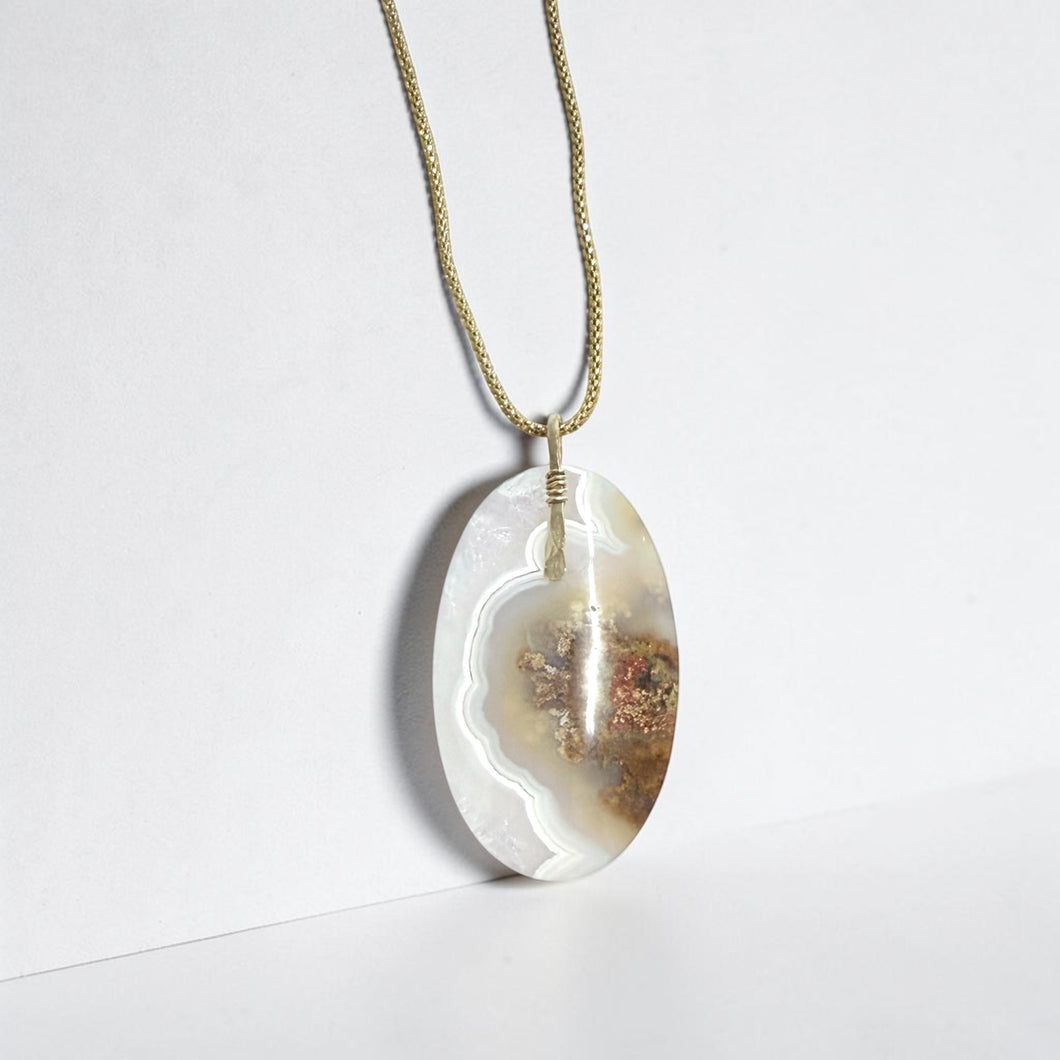 Pendant with moss agate