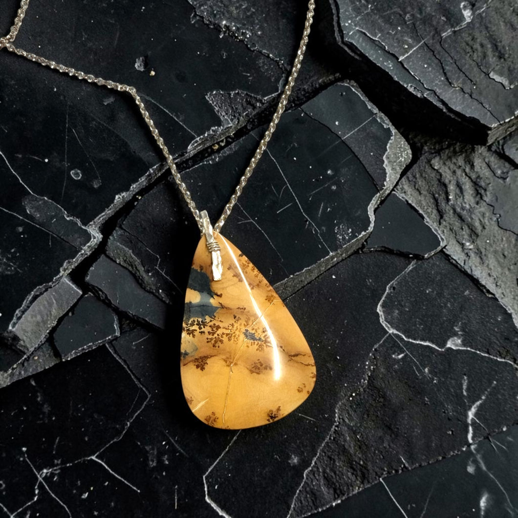 Pendant with Maligano jasper
