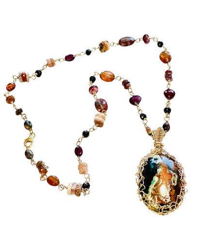 Necklace with Pankawarna Agate