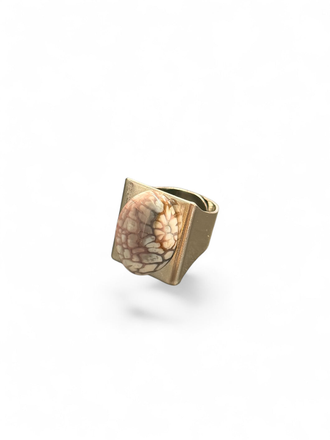 Ring with dragon vein agate