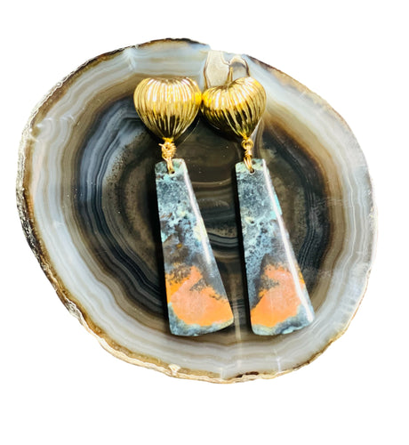 Earring with opalized wood and studs