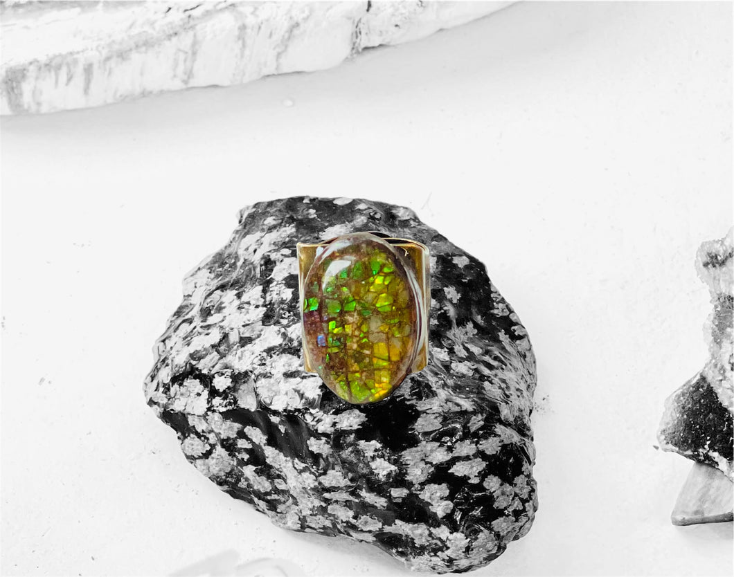 Ring with Ammolite