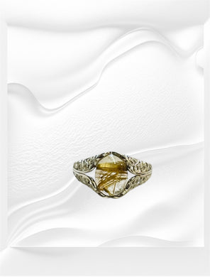 Ring with golden rutilated quartz