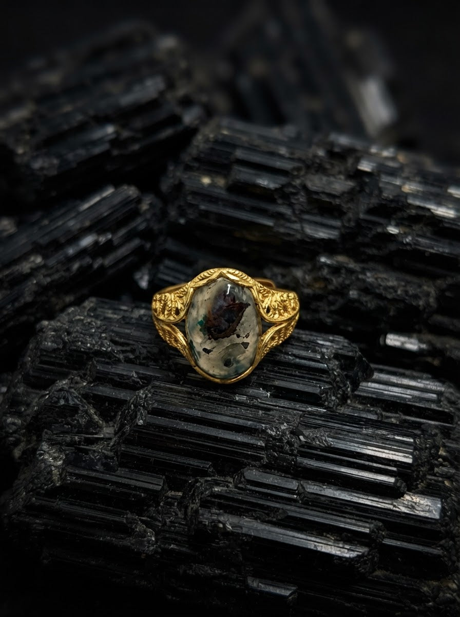 Ring with chrysocolla with copper