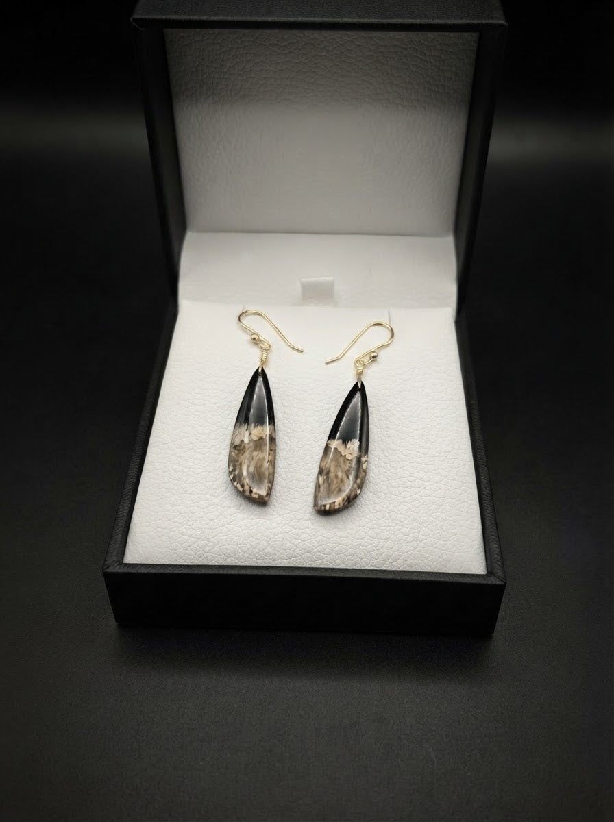 Earrings with palm root