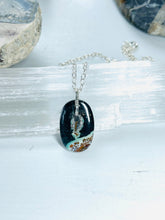 Pendant with pankawarna agate