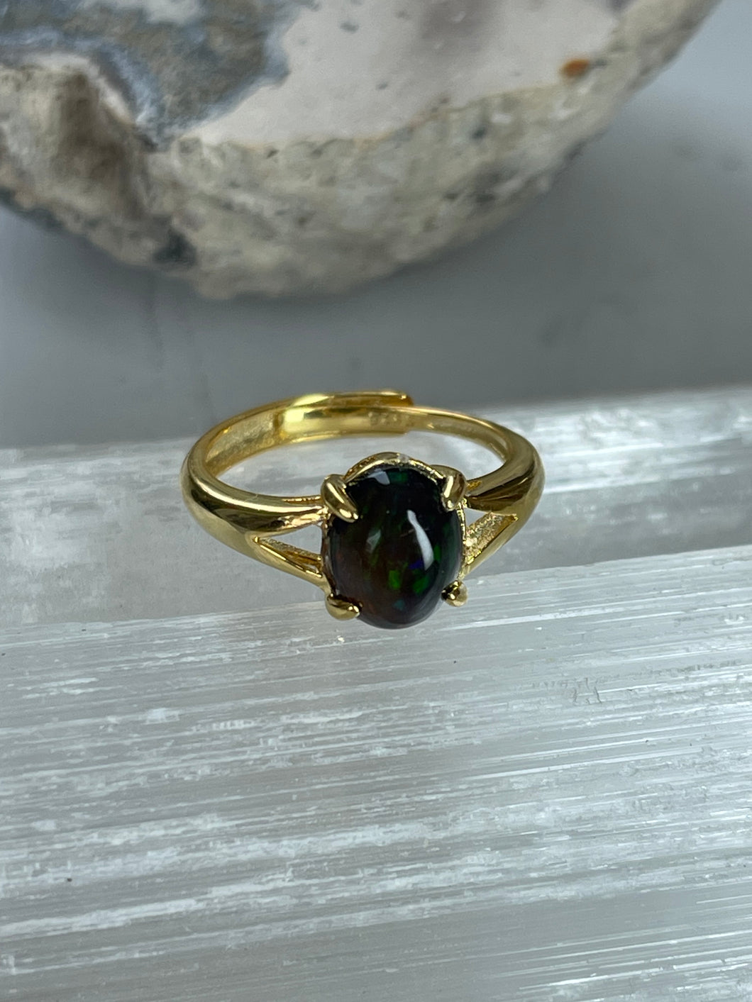 Ring with Ethiopian opal with prongs