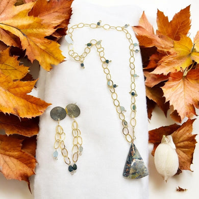 Necklace with natural cooper on chrysocolla