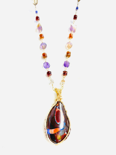 Necklace with koroit opal