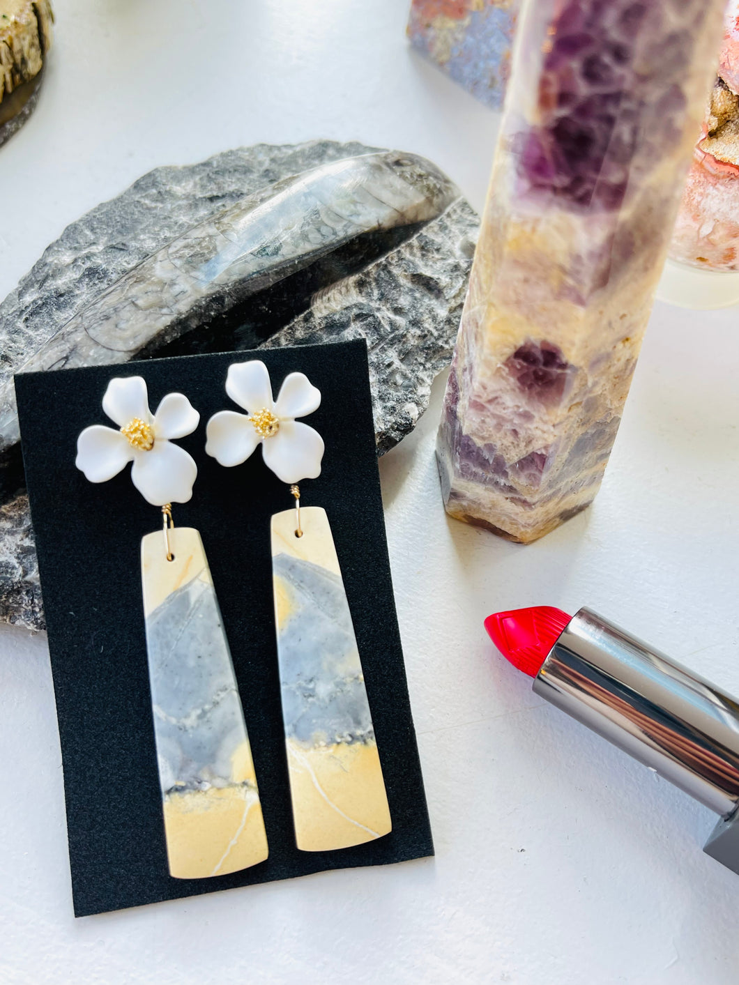 Earrings with flower studs and maligano jasper