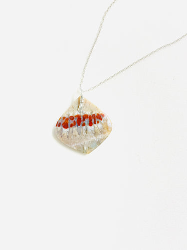 Pendant with plume agate