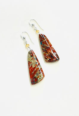 Earrings with plume agate in burgundy colors