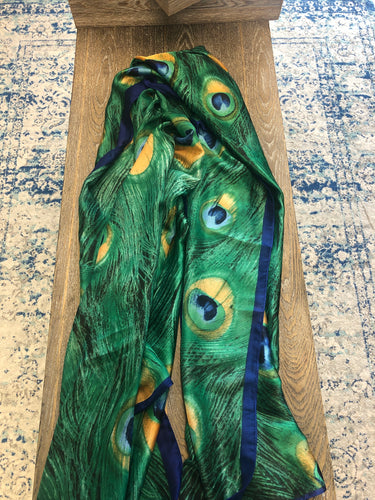 Shawl with peacock in green