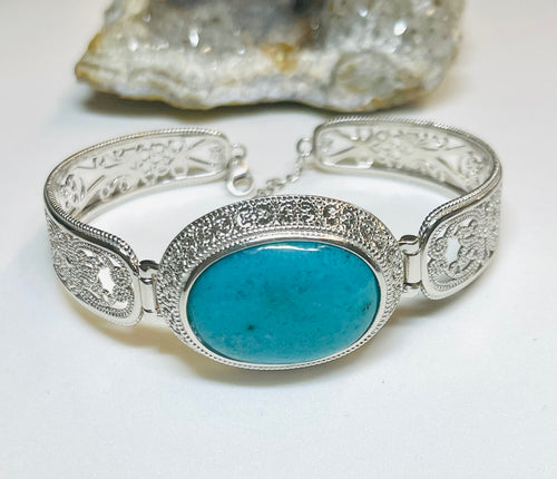 Bracelet cuff in sterling silver with gem silica