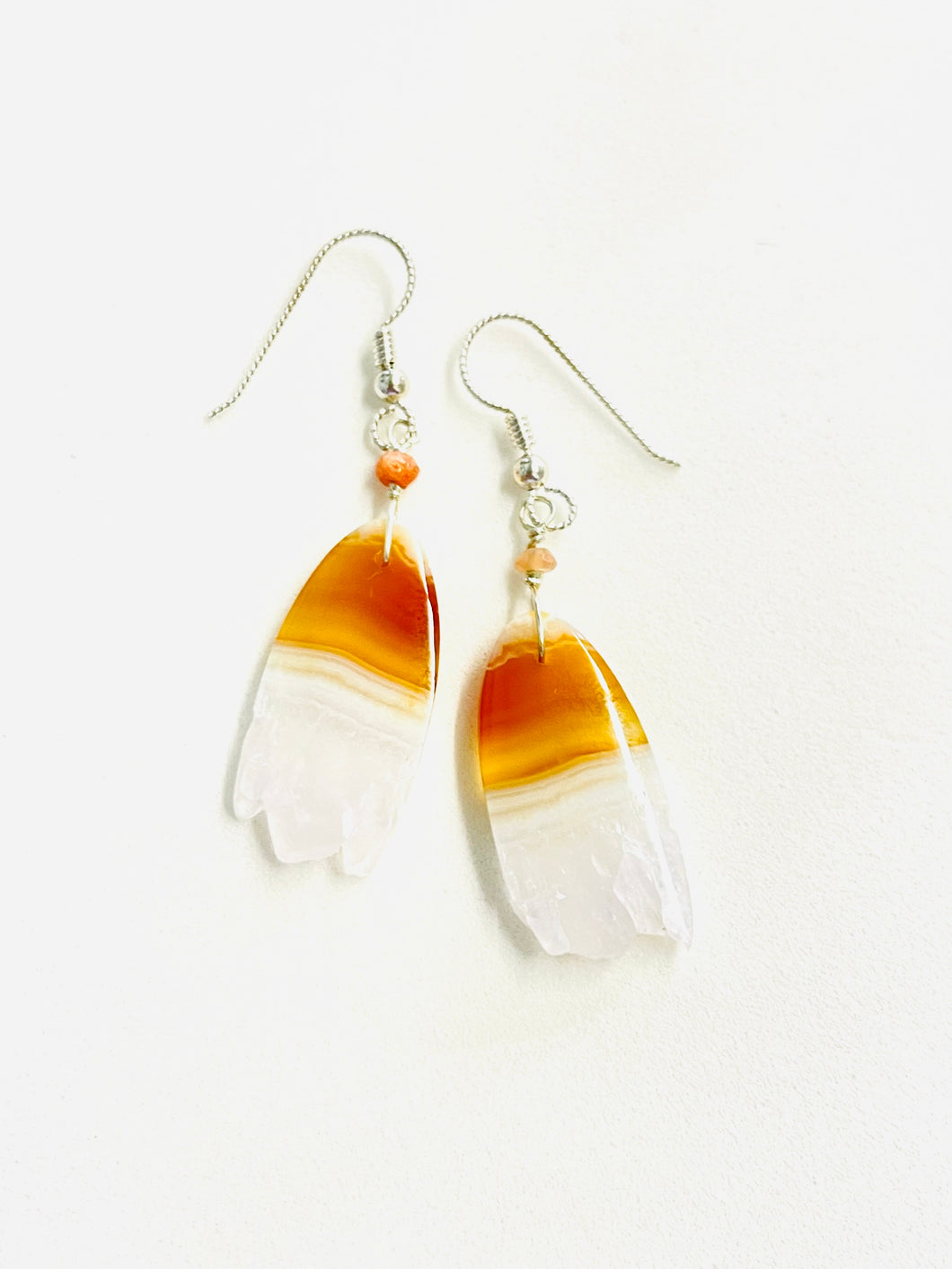 Earring with druzy carnelian color agate