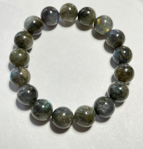 Bracelet with Labradorite beads.