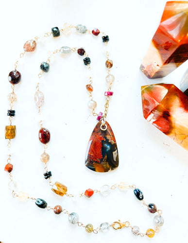 Necklace with burgundy colors in Timor Agate