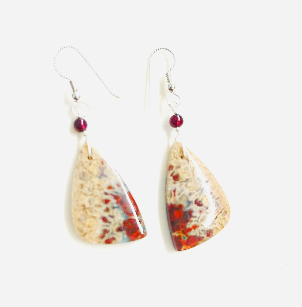 Earrings of plume agate in sterling silver wires