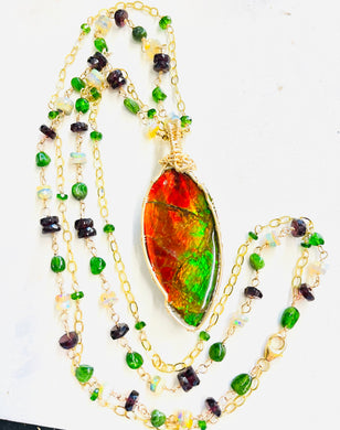 Necklace with Agate, Apatite, Aquamarine, citrine and yellow carnelian beads