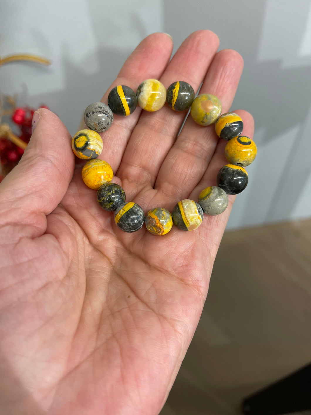 Bracelet with bubble bee beads